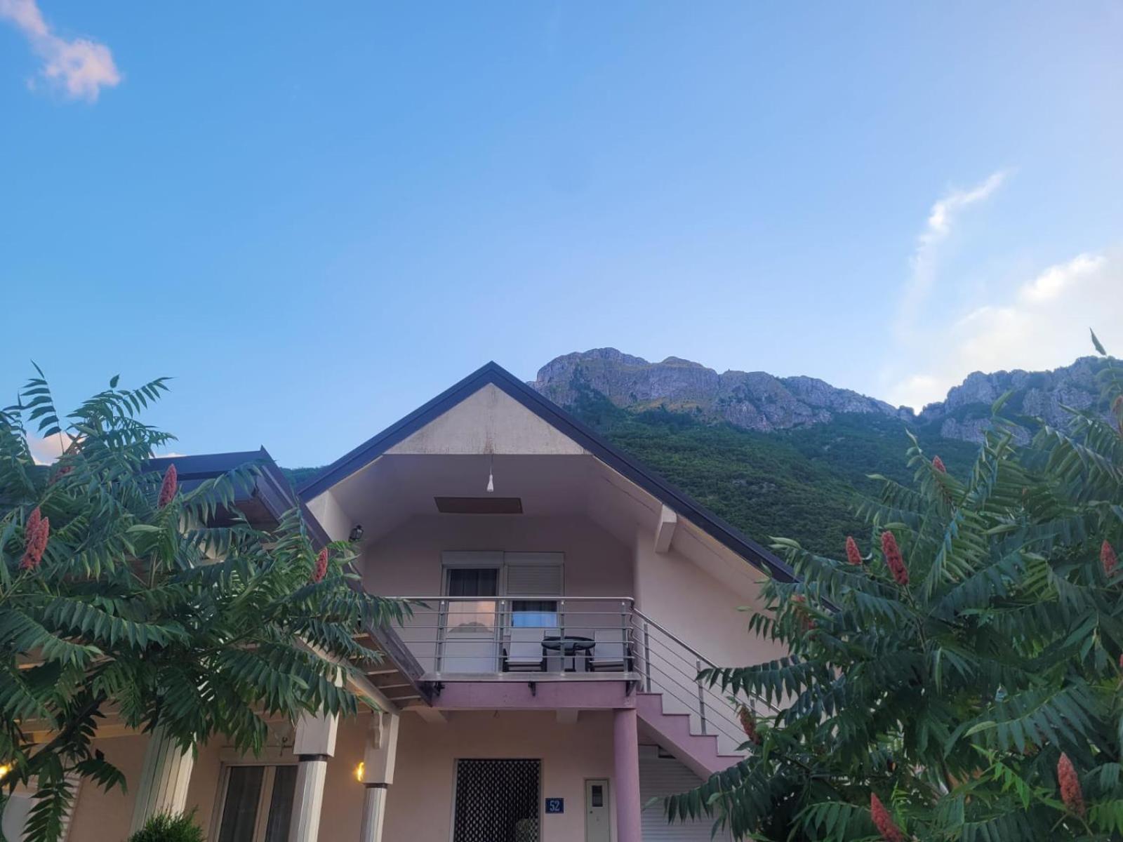 Vuthaj Lola Guest House מראה חיצוני תמונה