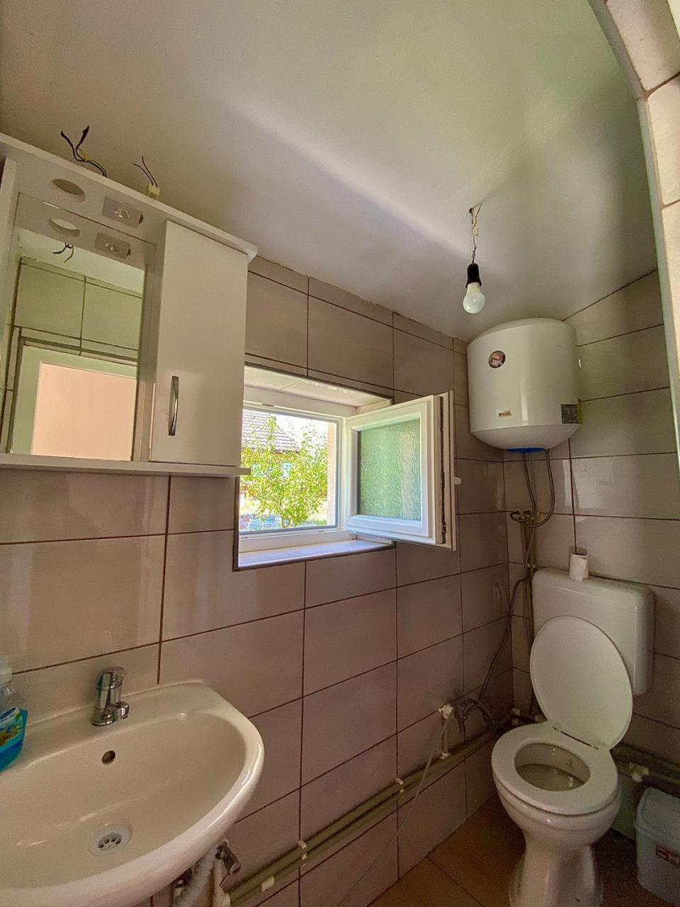 Vuthaj Lola Guest House מראה חיצוני תמונה