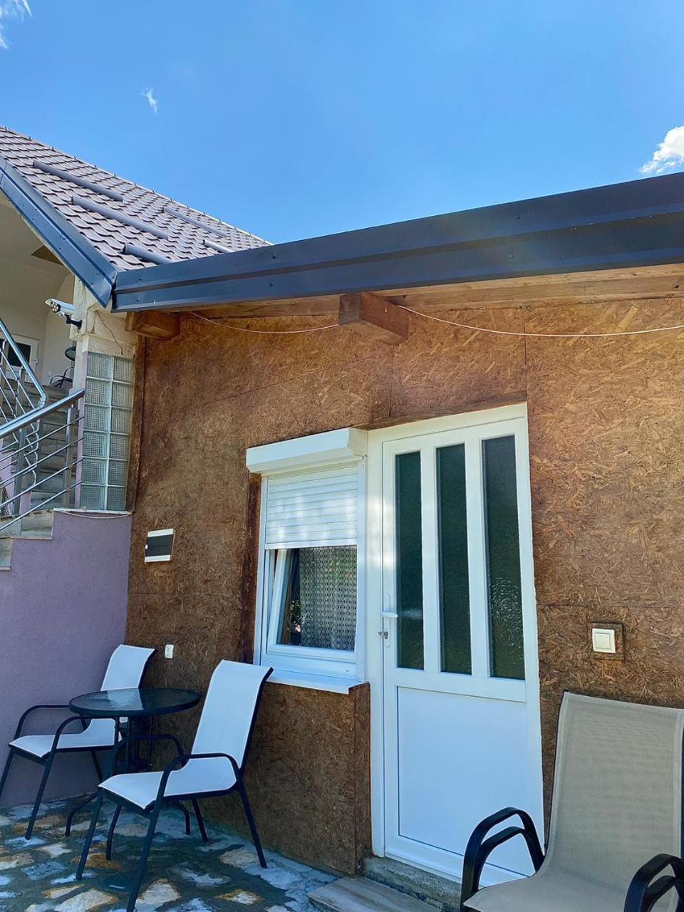 Vuthaj Lola Guest House מראה חיצוני תמונה